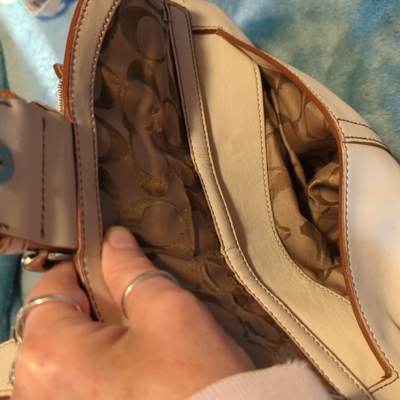 Coach smooth leather purse - Picture 11 of 16